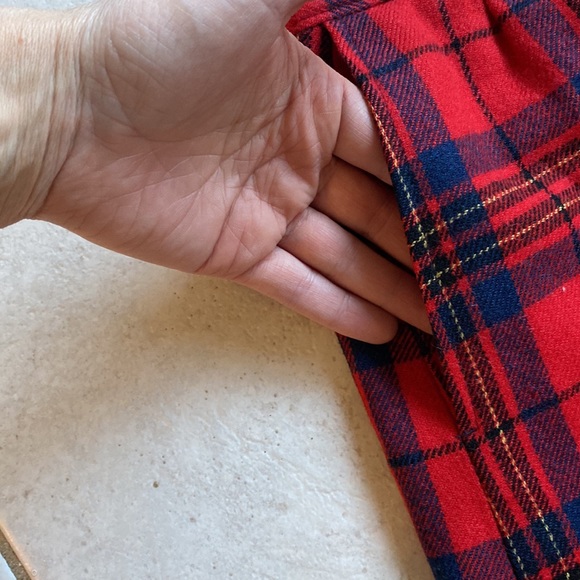 Pendleton wool red plaid skirt Signature Piece perfect Christmas skirt - Picture 2 of 3